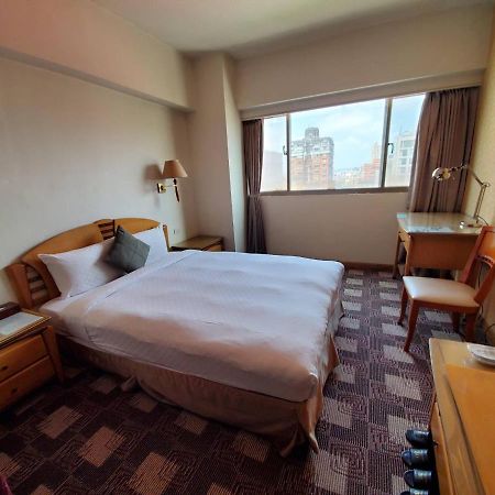 Berkeley Business Hotel Zhongzheng Хсинчу Сити Екстериор снимка