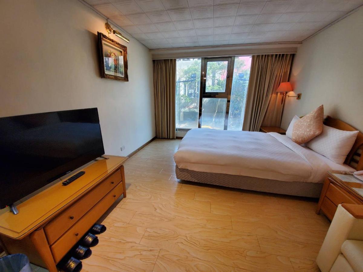 Berkeley Business Hotel Zhongzheng Хсинчу Сити Екстериор снимка