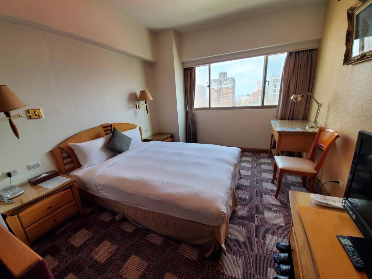 Berkeley Business Hotel Zhongzheng Хсинчу Сити Екстериор снимка
