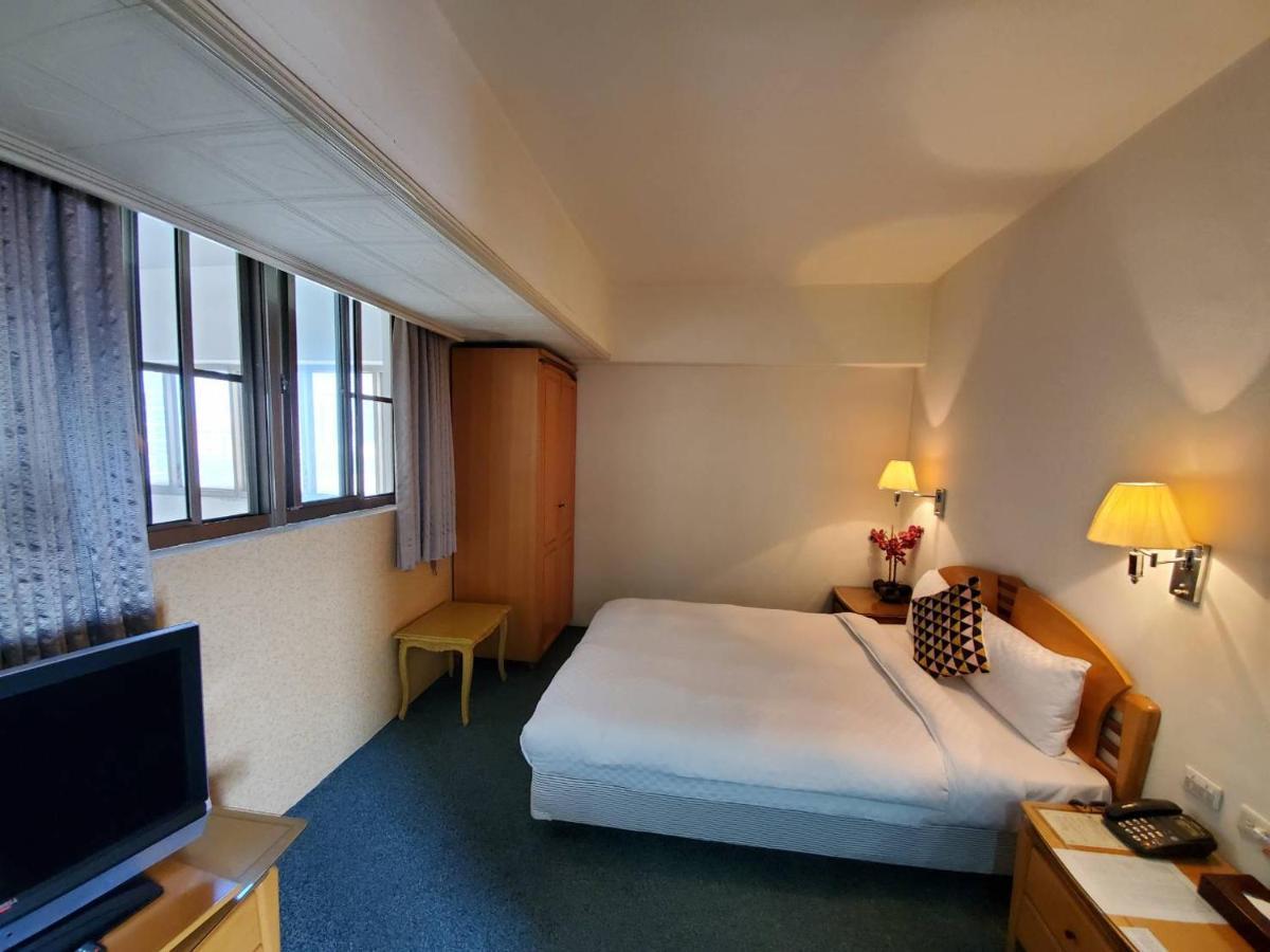 Berkeley Business Hotel Zhongzheng Хсинчу Сити Екстериор снимка