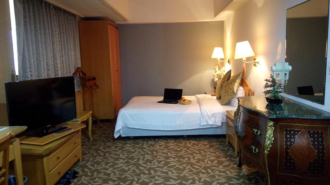 Berkeley Business Hotel Zhongzheng Хсинчу Сити Екстериор снимка