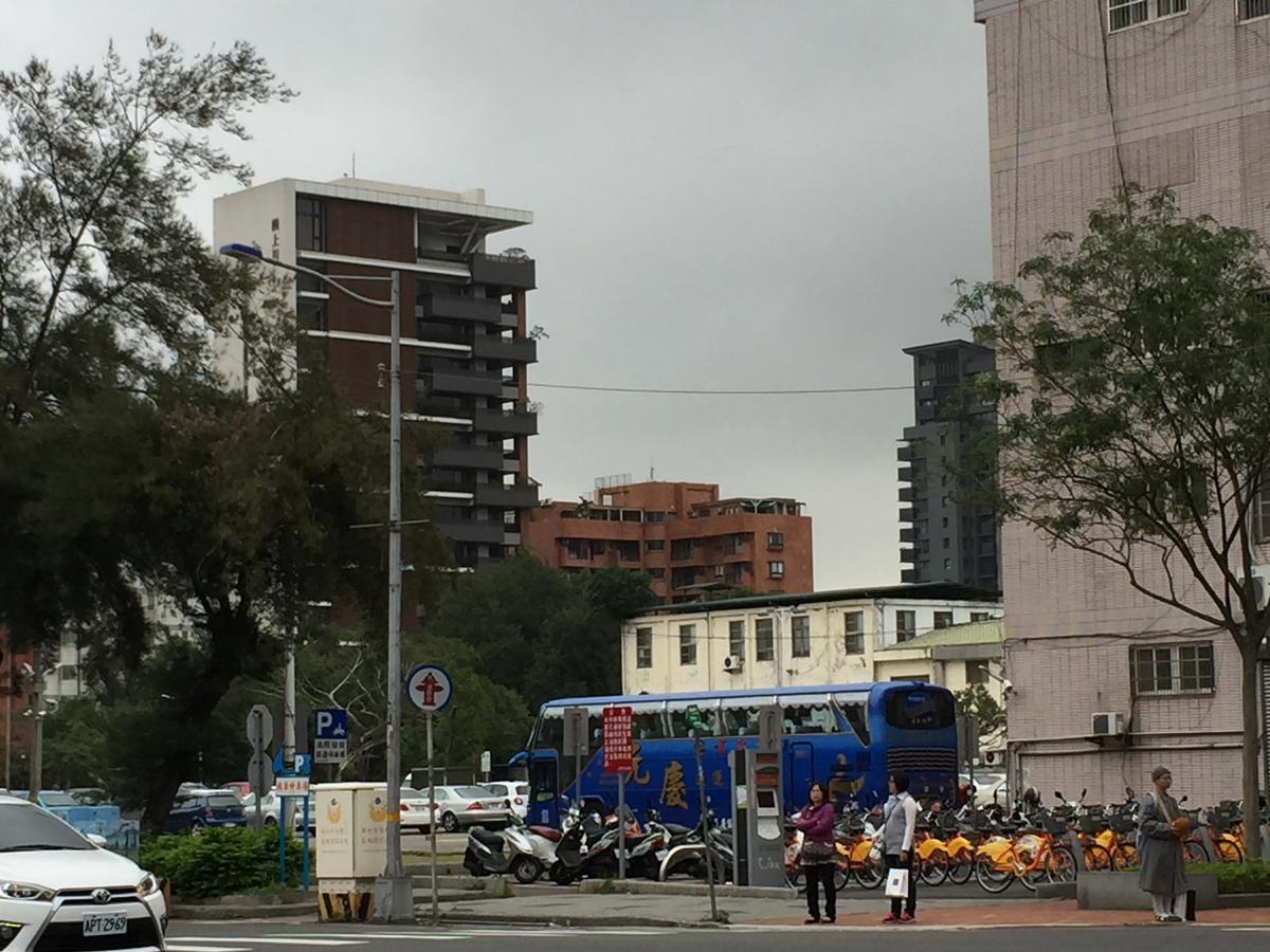 Berkeley Business Hotel Zhongzheng Хсинчу Сити Екстериор снимка