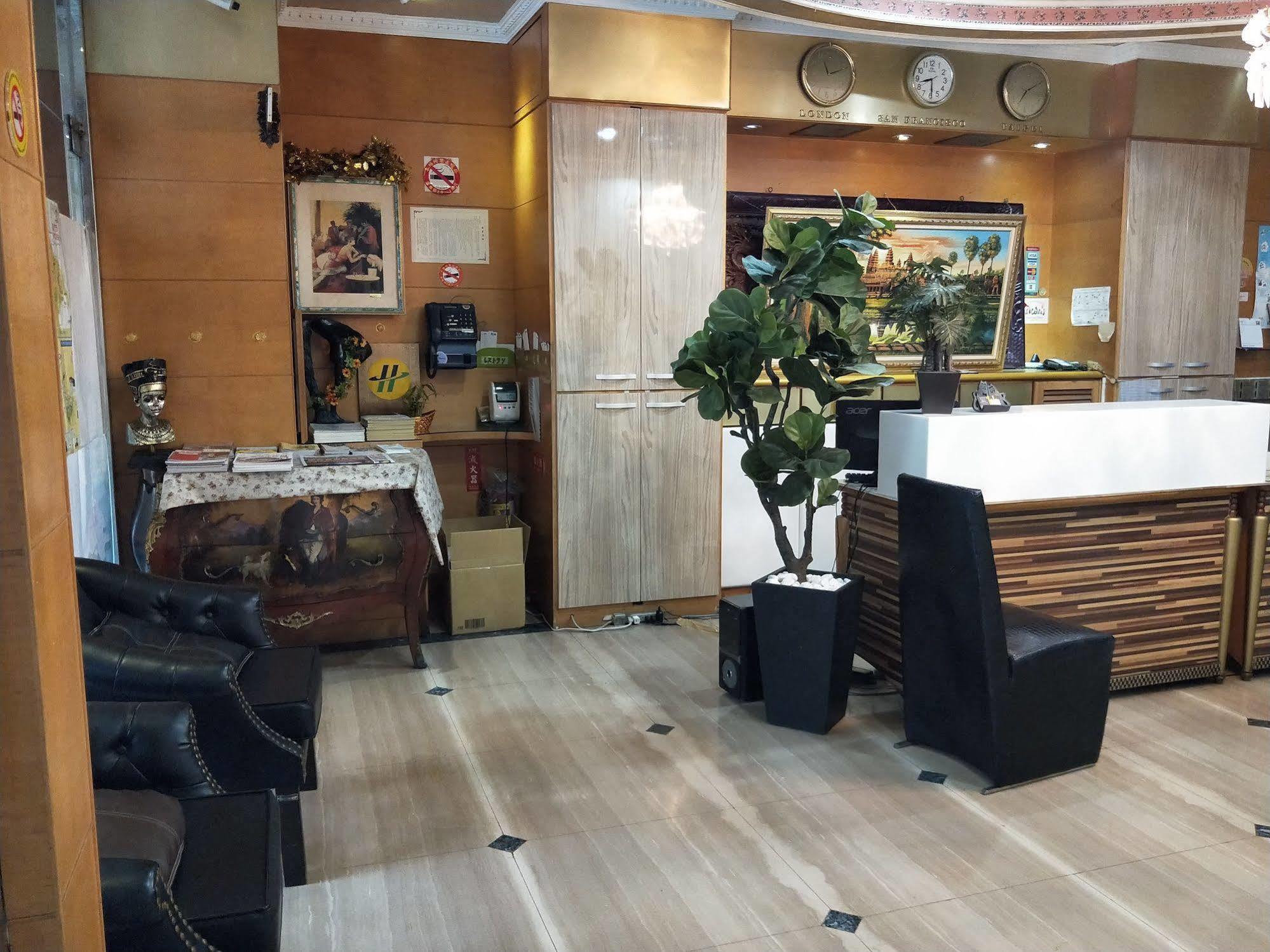 Berkeley Business Hotel Zhongzheng Хсинчу Сити Екстериор снимка