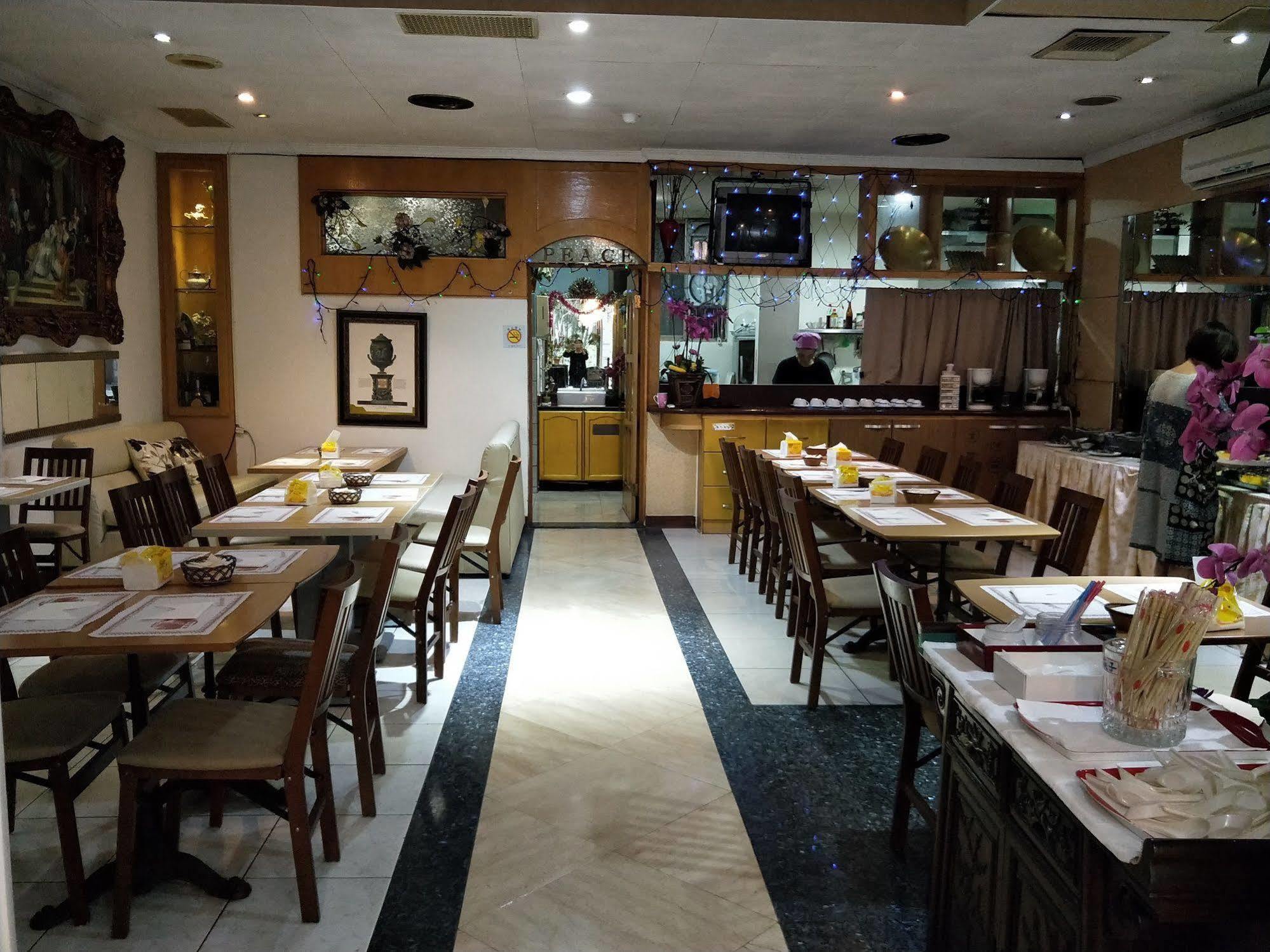 Berkeley Business Hotel Zhongzheng Хсинчу Сити Екстериор снимка