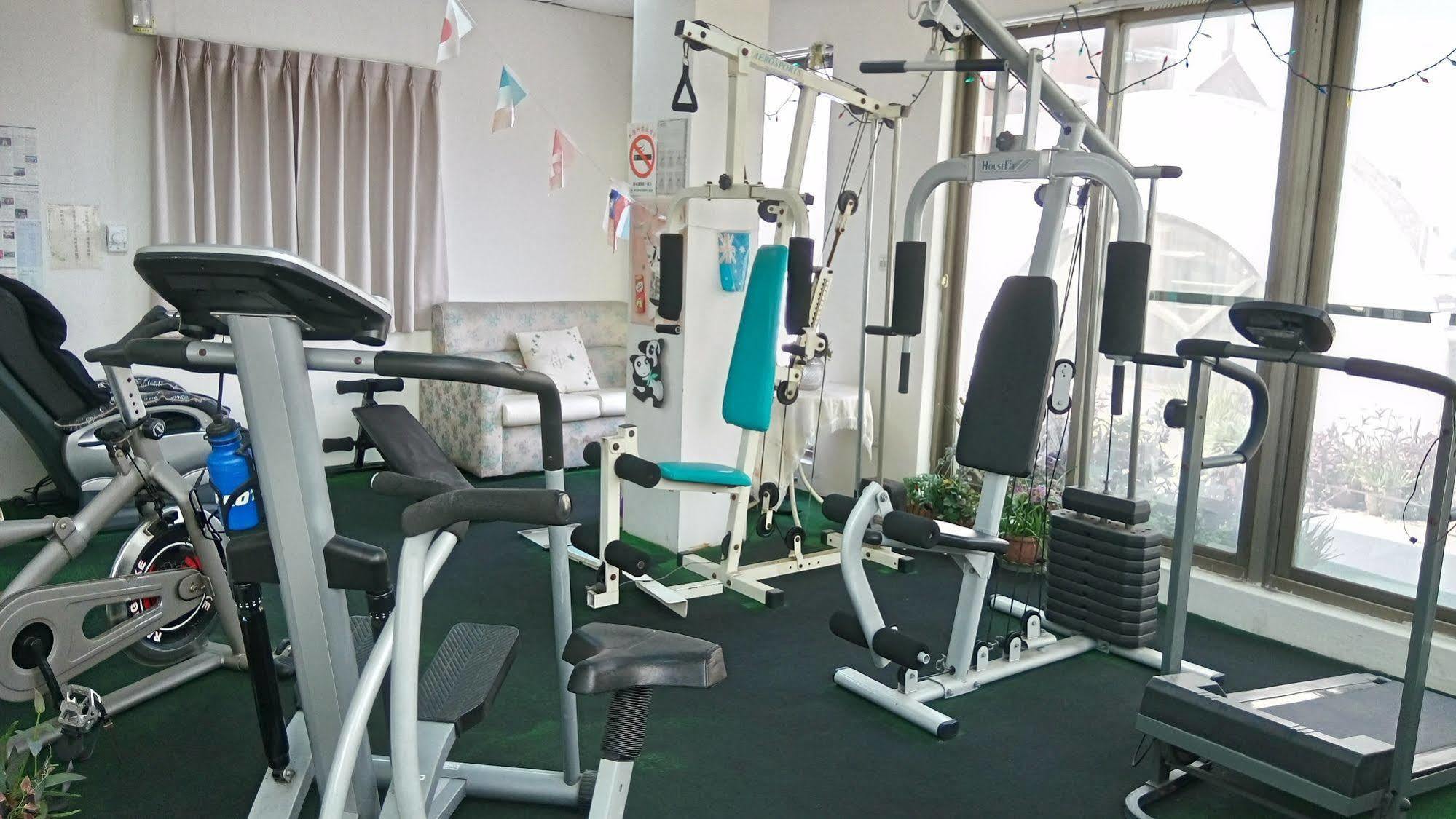 Berkeley Business Hotel Zhongzheng Хсинчу Сити Екстериор снимка