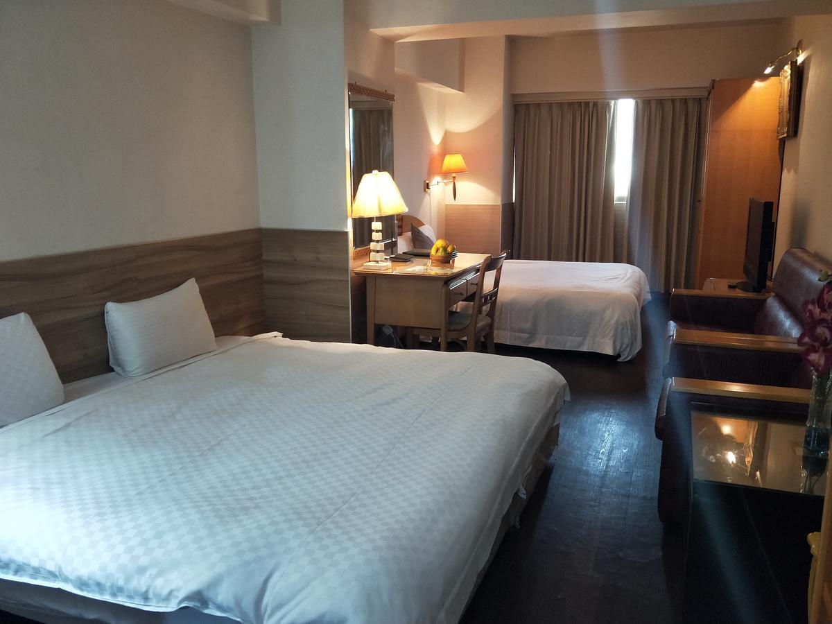 Berkeley Business Hotel Zhongzheng Хсинчу Сити Екстериор снимка