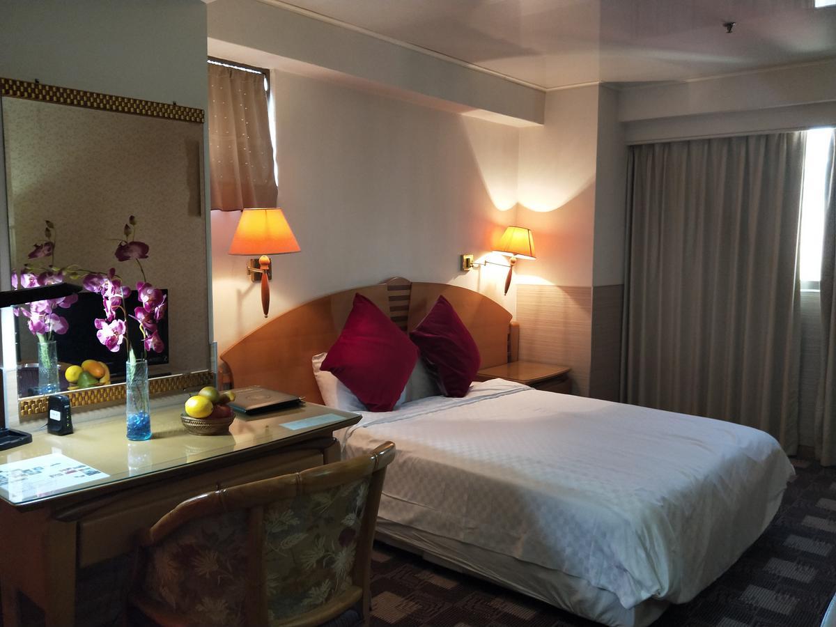 Berkeley Business Hotel Zhongzheng Хсинчу Сити Екстериор снимка