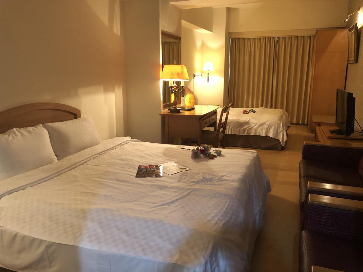 Berkeley Business Hotel Zhongzheng Хсинчу Сити Екстериор снимка