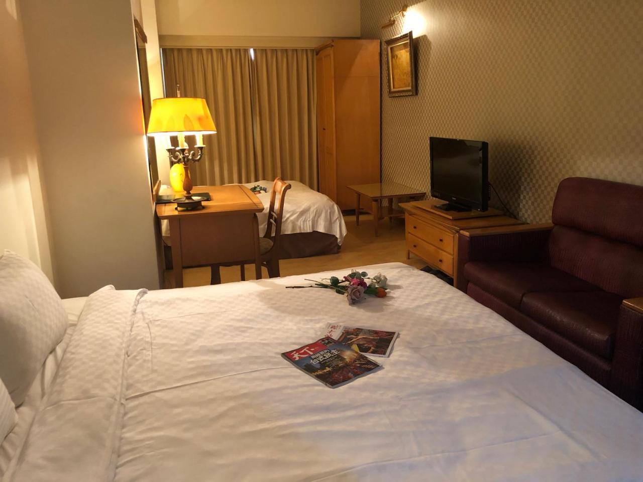 Berkeley Business Hotel Zhongzheng Хсинчу Сити Екстериор снимка