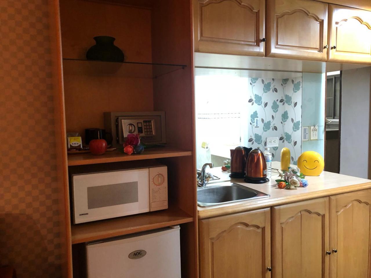 Berkeley Business Hotel Zhongzheng Хсинчу Сити Екстериор снимка